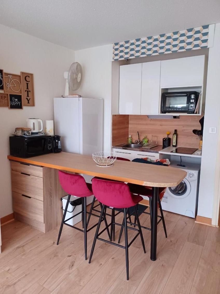Studio Centre-Ville A 2 Pas De La Plage Ла-Гранд-Мот Экстерьер фото